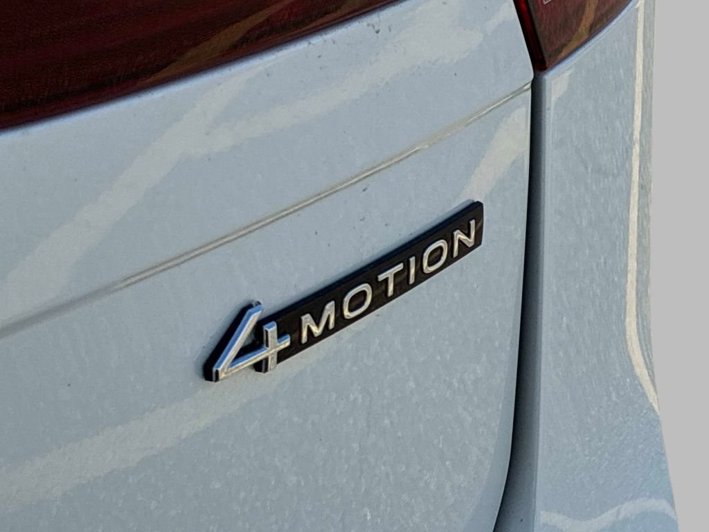 Used 2024 White Volkswagen 2.0T SEL R-Line image 11