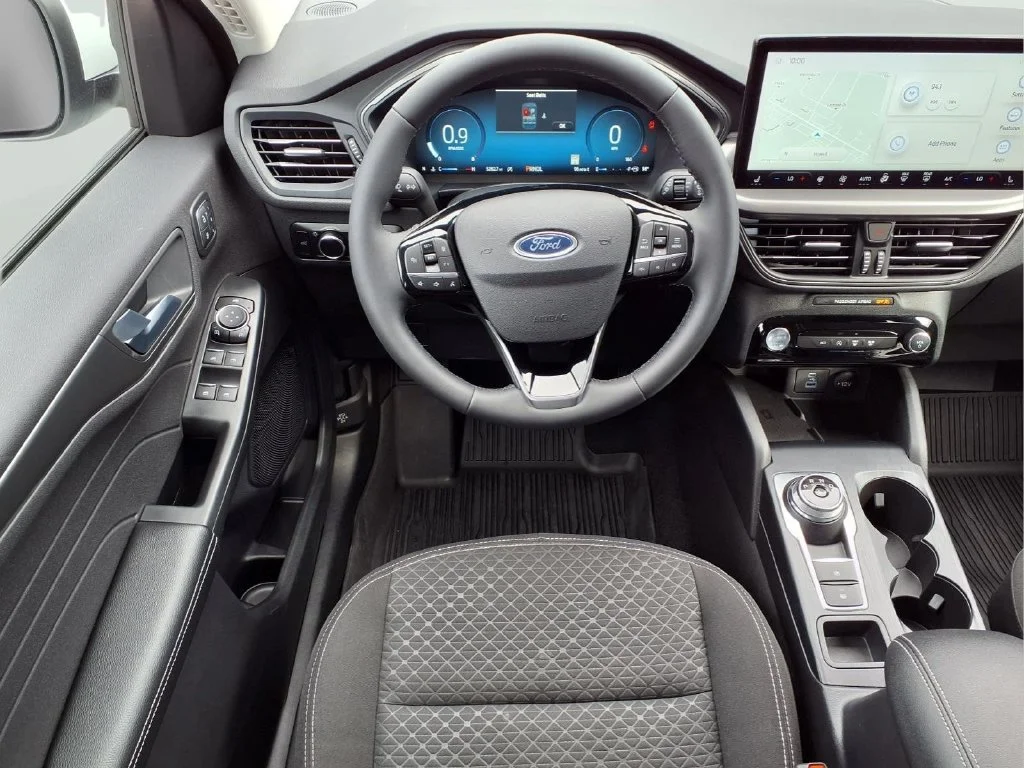 Used 2023 White Ford Active image 12