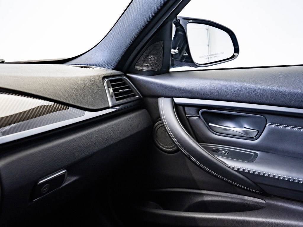 Used 2018 Mineral Gray Metallic BMW  image 39