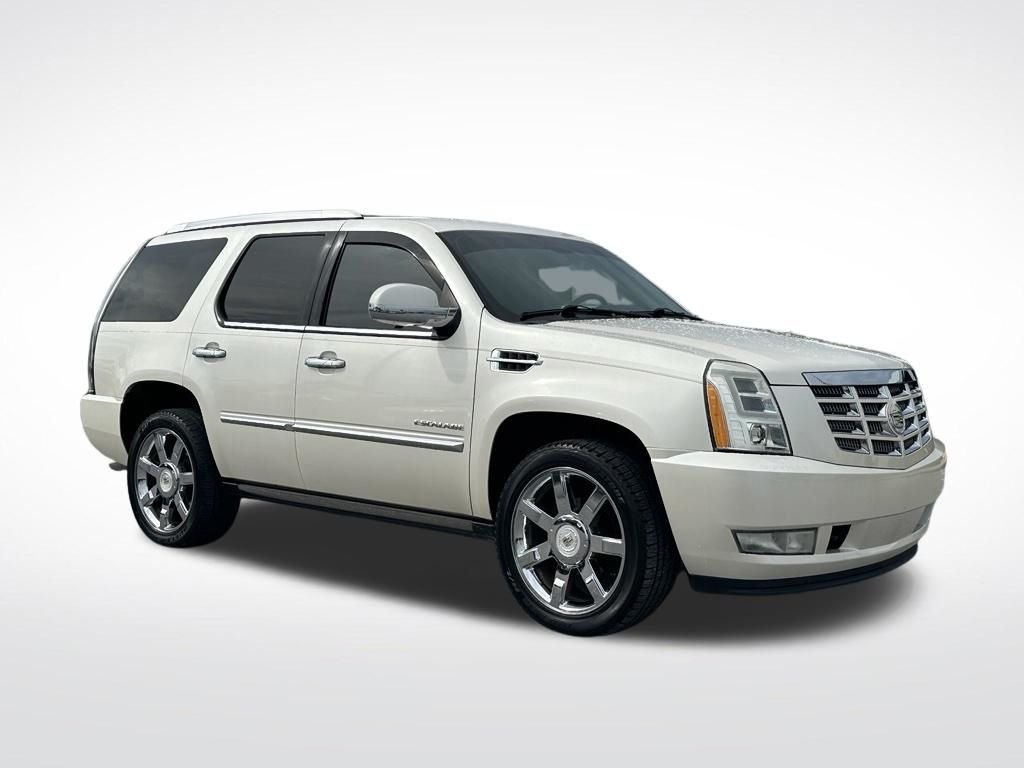 Used 2011 White Cadillac Premium image 5