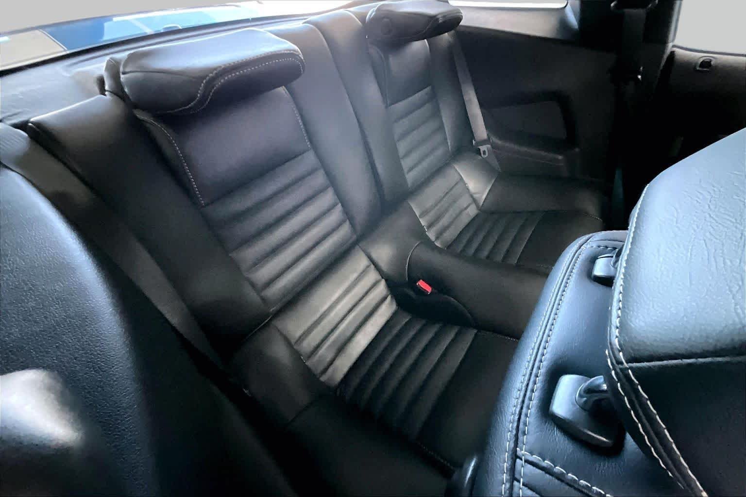 Used 2013 Performance White Ford GT Premium image 16