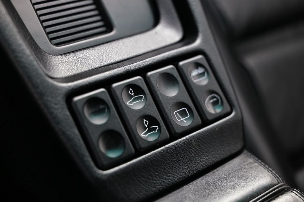Used 1994  Porsche GTS image 40