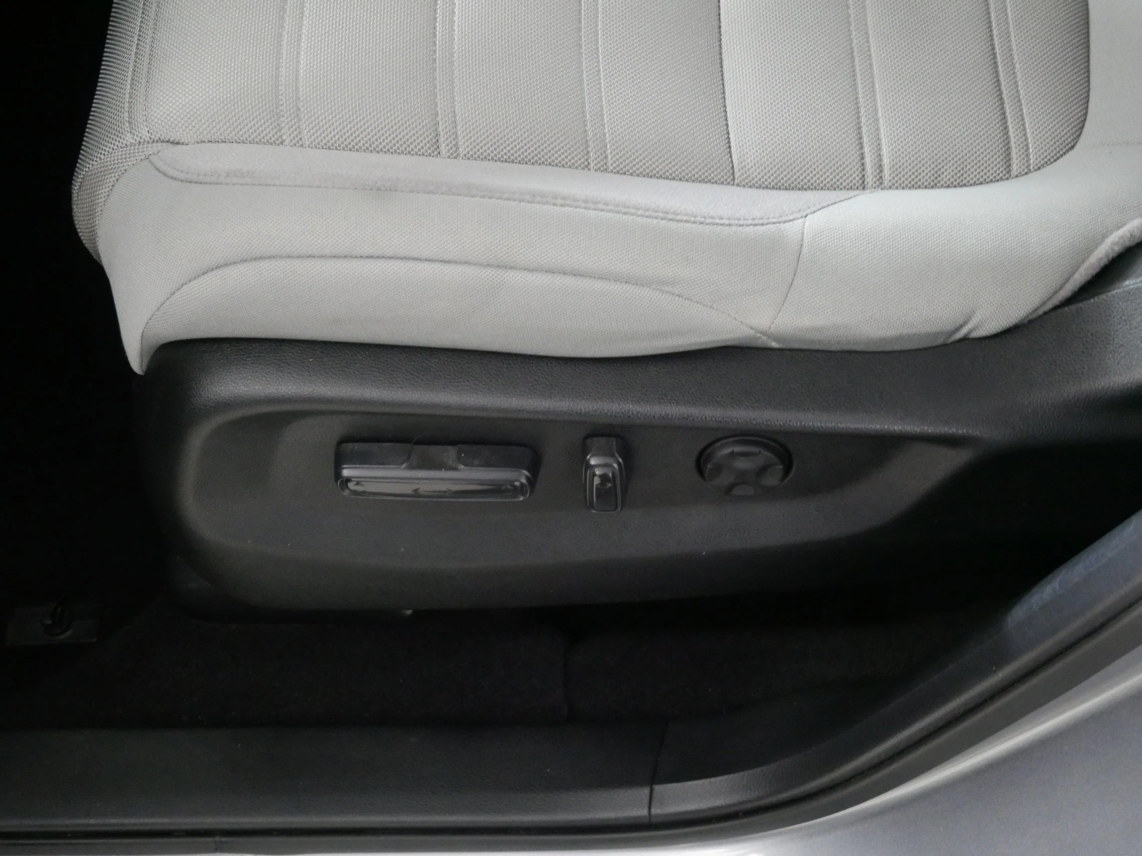 Used 2018 Lunar Silver Metallic Honda EX image 20