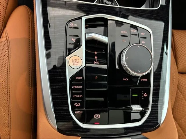 New 2027 Oxford Green II Metallic BMW xDrive40i image 11