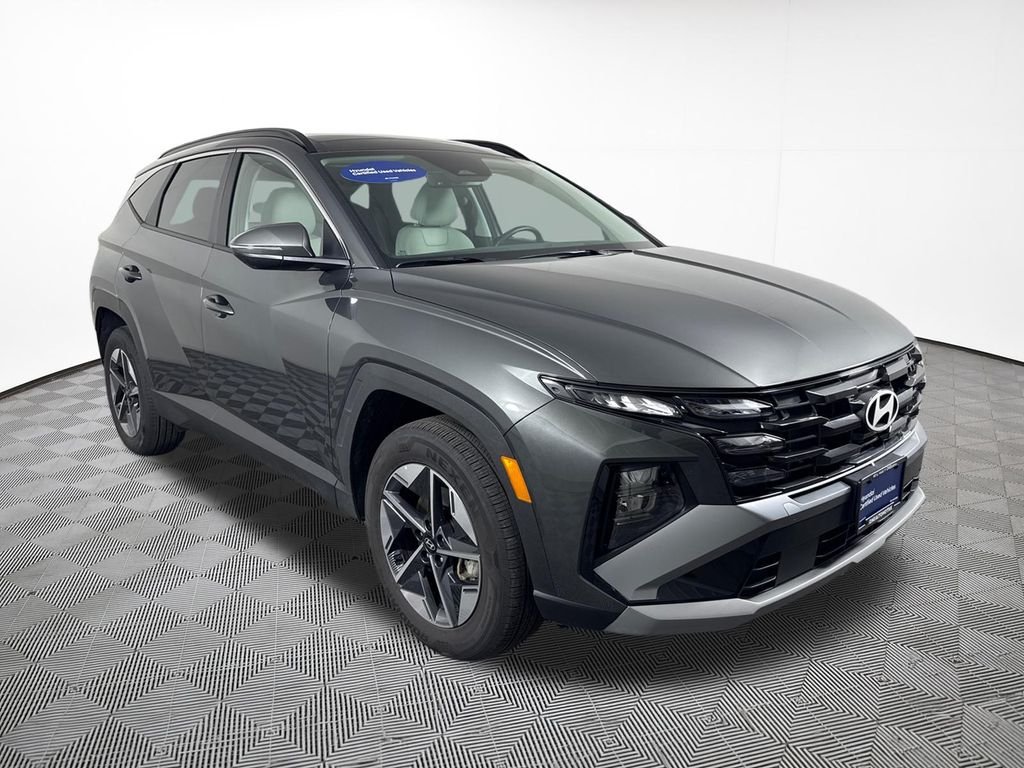 Certified Used 2025 Gray Hyundai SEL Convenience image 4