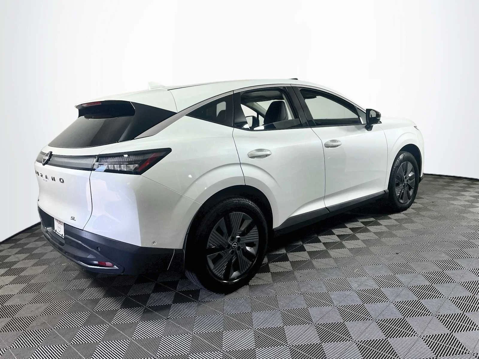 Certified Used 2025 Everest White Pearl Tricoat Nissan SL image 4