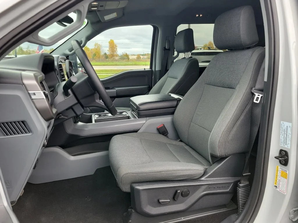 Used 2024 Avalanche Ford XLT image 7