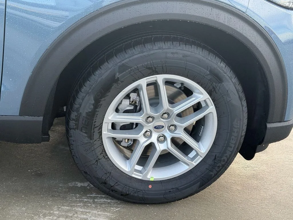 New 2027 Vapor Blue Metallic Ford Active image 9
