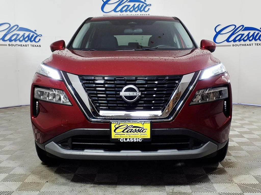 Used 2023 Red Nissan SV image 3