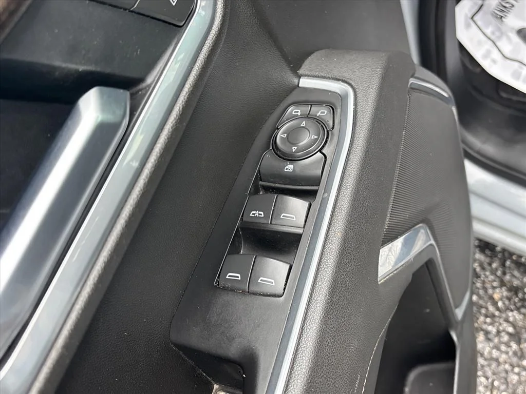 Used 2025 Gray Chevrolet RST image 26