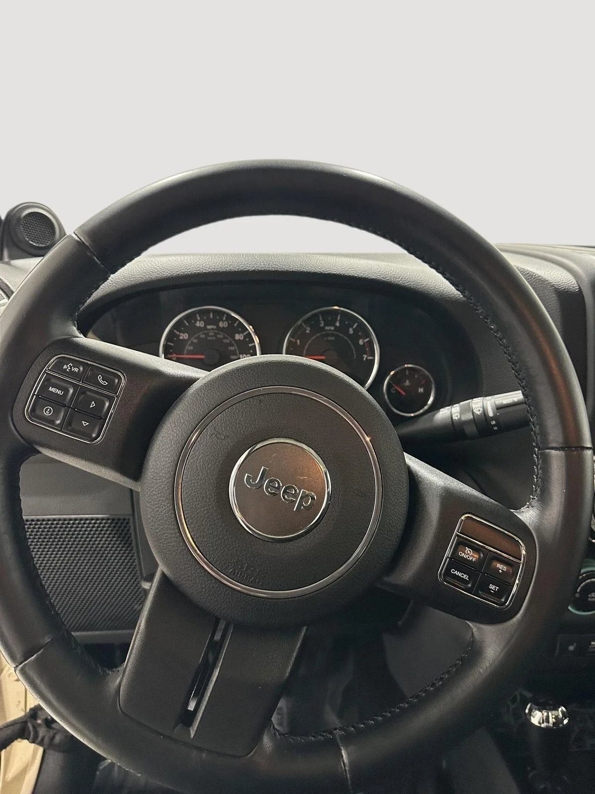 Used 2011 Tan Jeep Sahara image 10