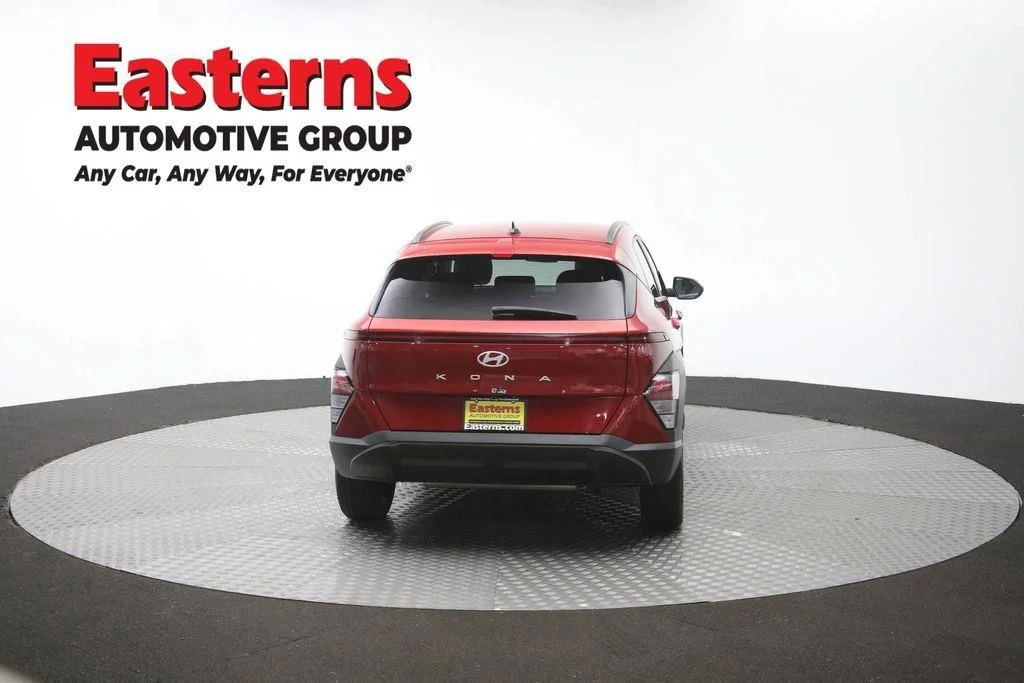 Used 2025 Red Hyundai SEL image 39