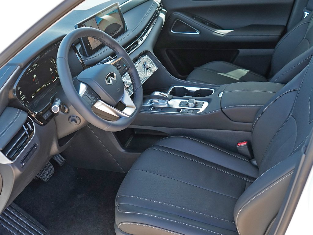 Certified Used 2026 Radiant White INFINITI LUXE image 23