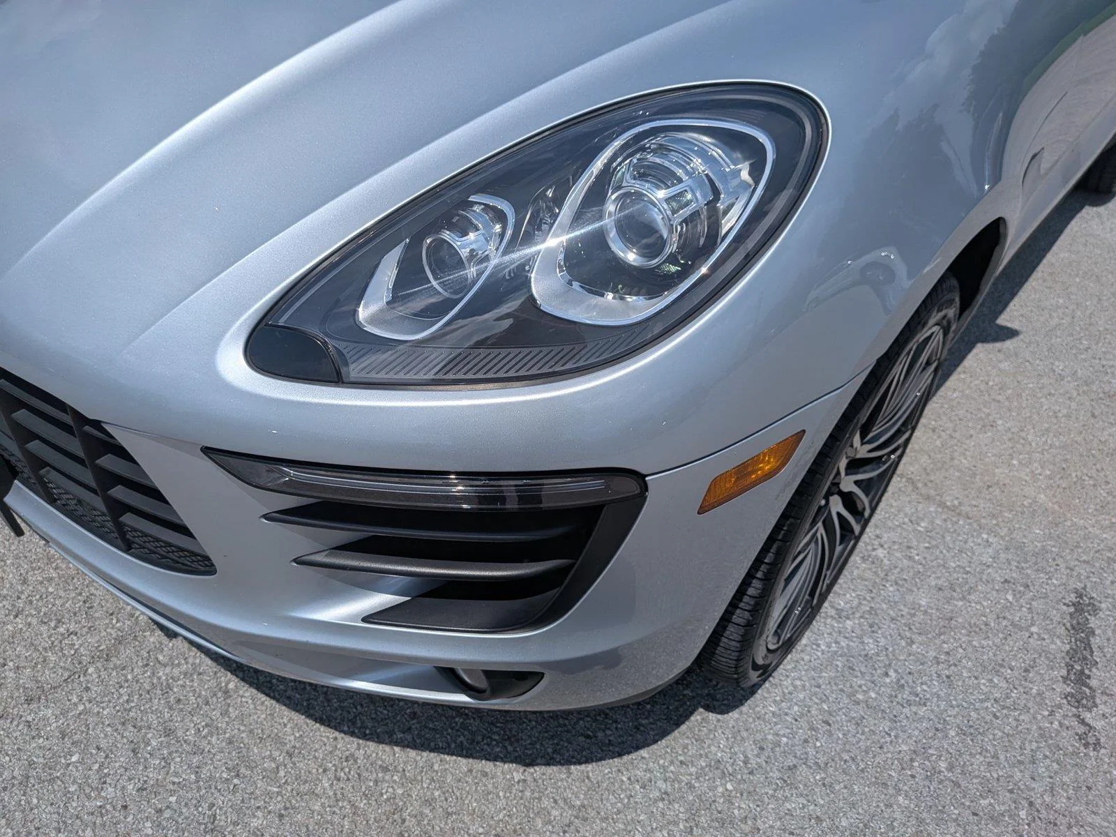 Used 2018 Rhodium Silver Metallic Porsche S image 9