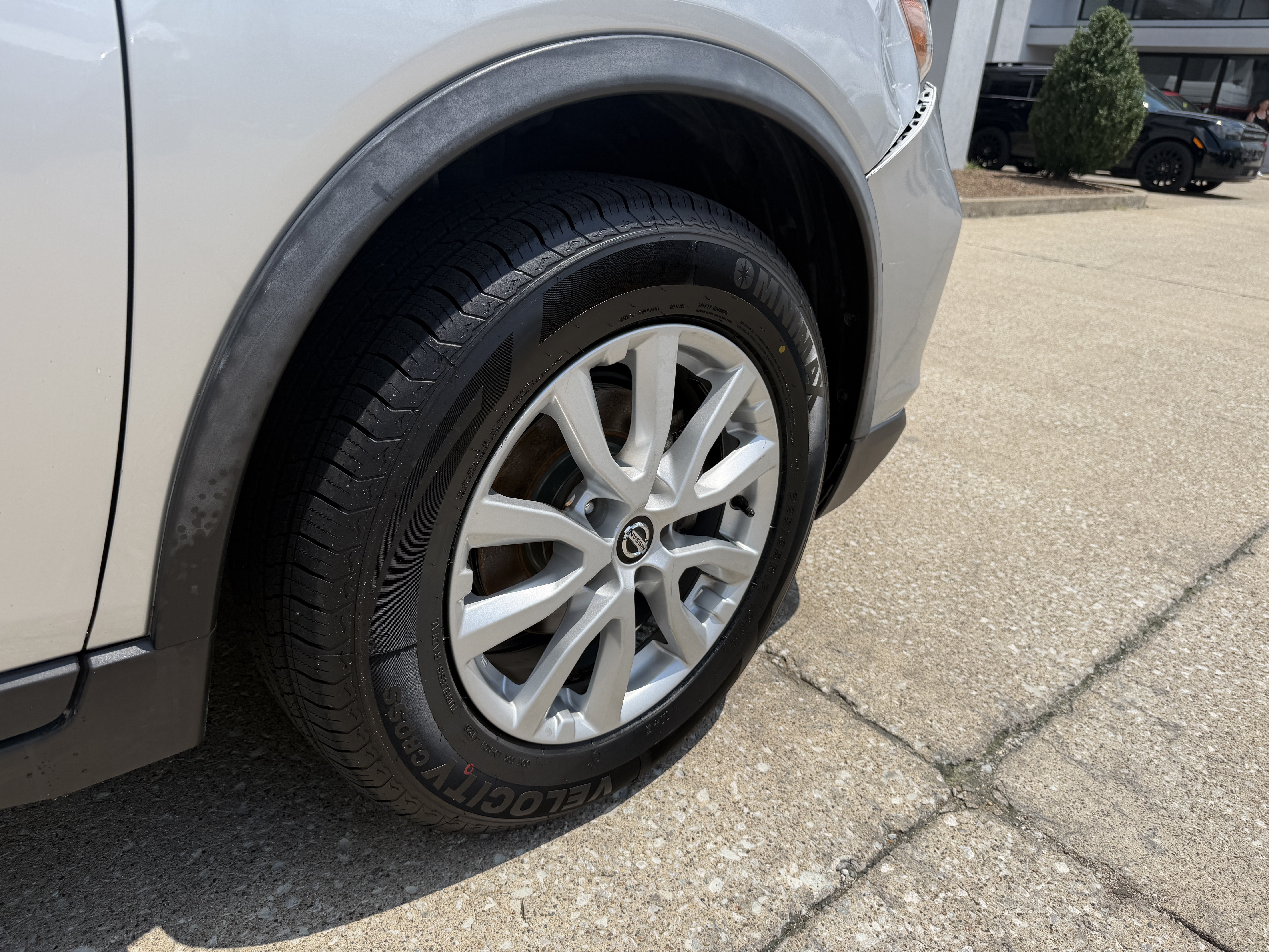 Used 2019 Brilliant Silver Metallic Nissan SV image 21