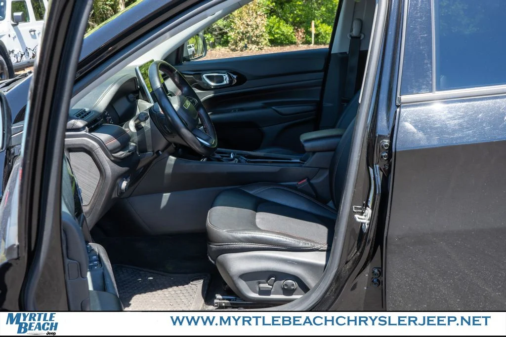 Certified Used 2022 Diamond Black Jeep Trailhawk image 17