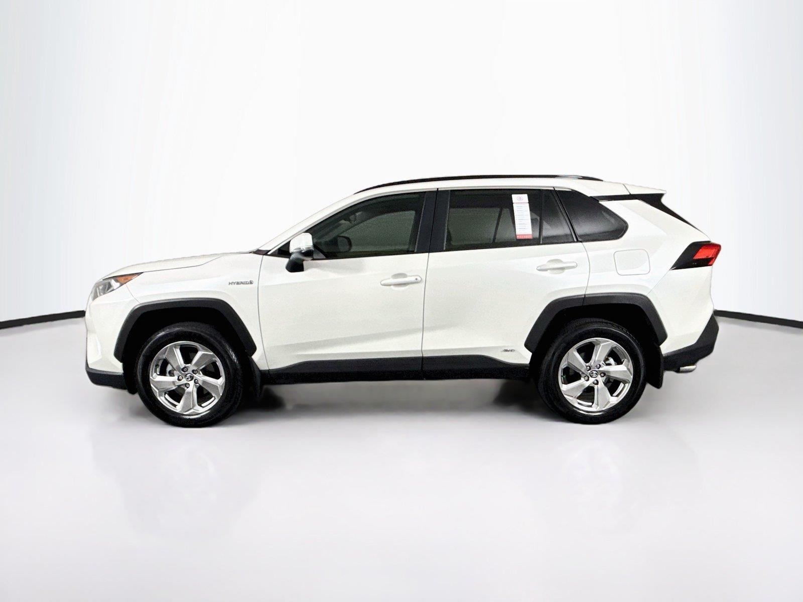 Used 2021 Blizzard Pearl Toyota XLE Premium image 13