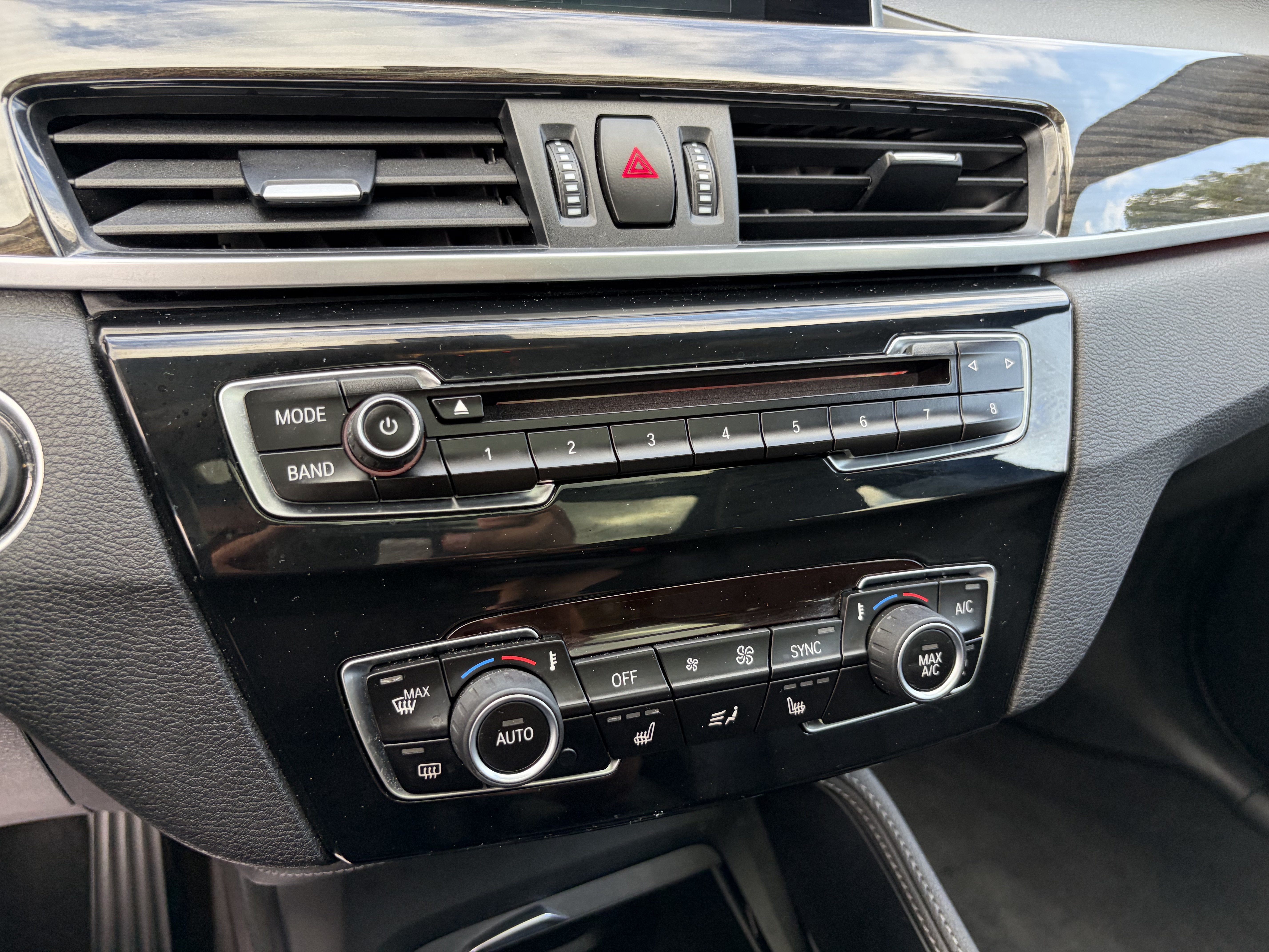 Used 2018 Alpine White BMW xDrive28i image 13