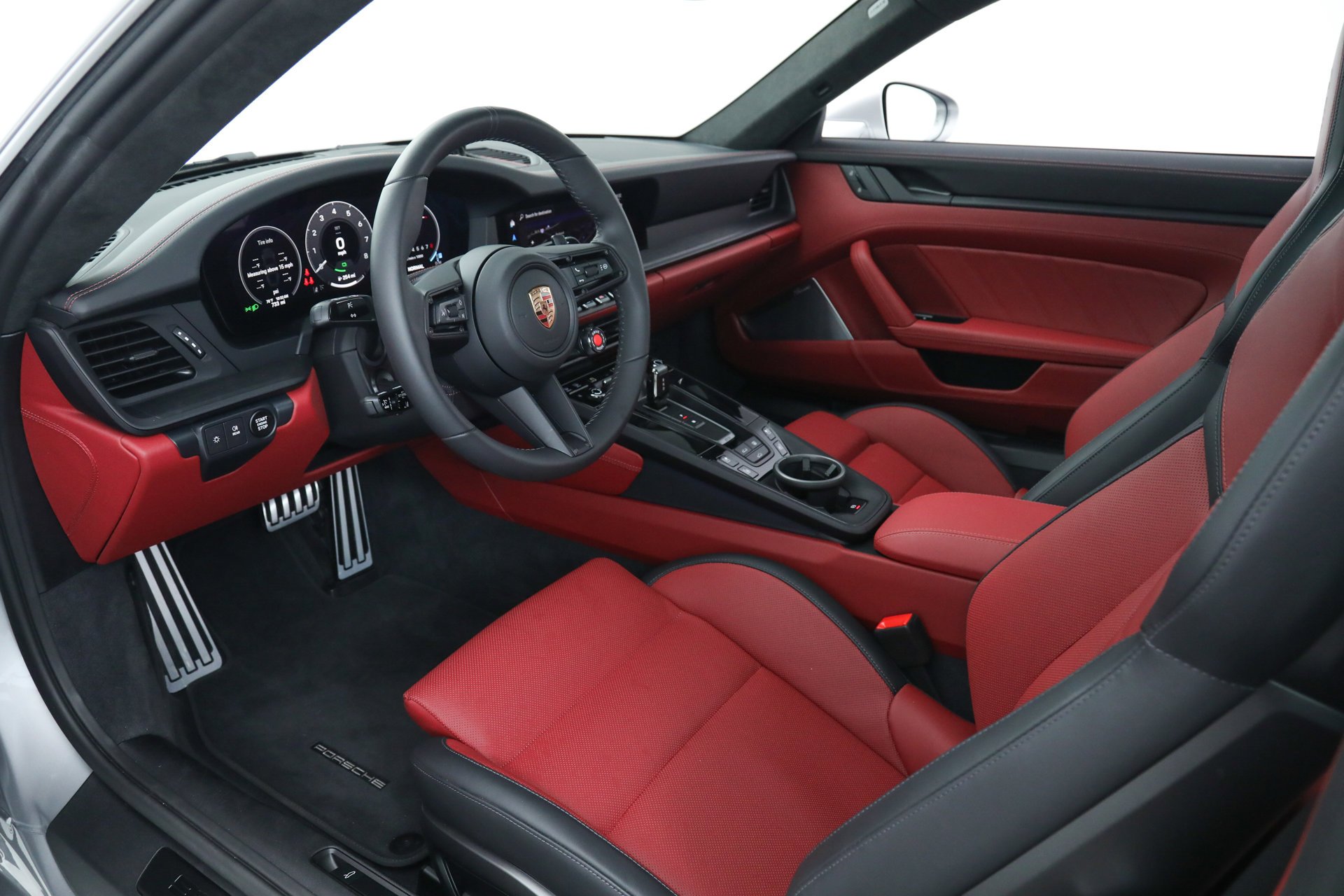 2025 Porsche 911 4 GTS photo 2