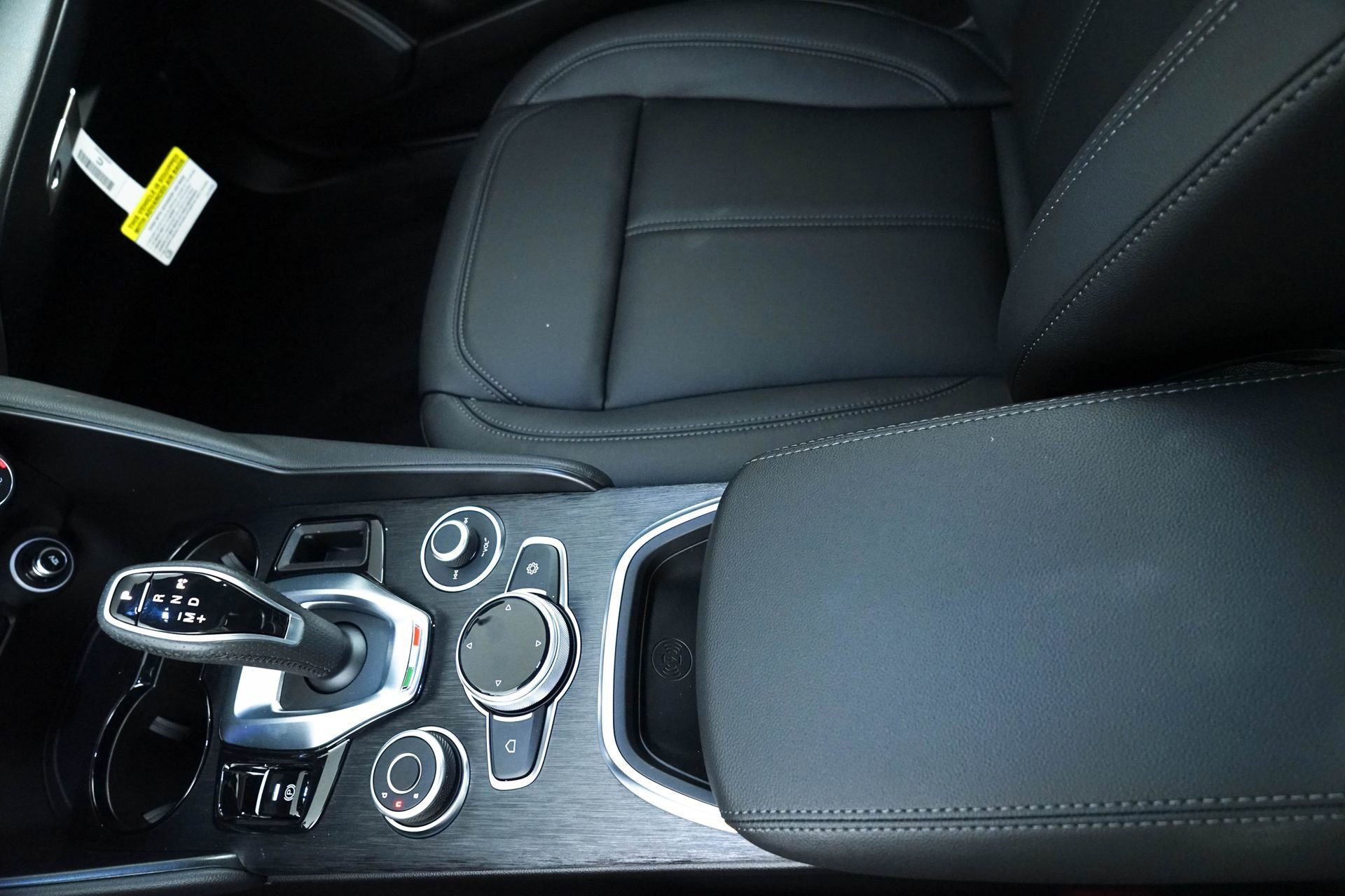 2024 Alfa Romeo Giulia Sprint - Photo 28