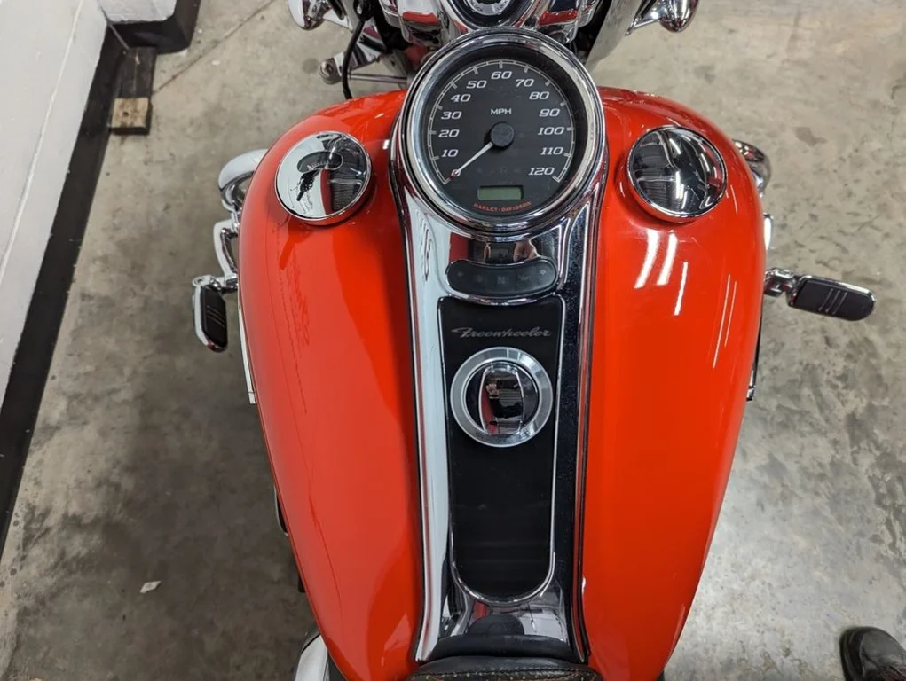 Used 2020 PERFORMANCE ORANGE Harley-Davidson® FLRT - Freewheeler image 9