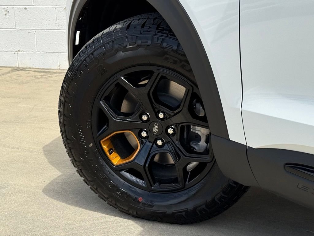 New 2026 Star White Metallic Tri-Coat Ford Tremor® image 16