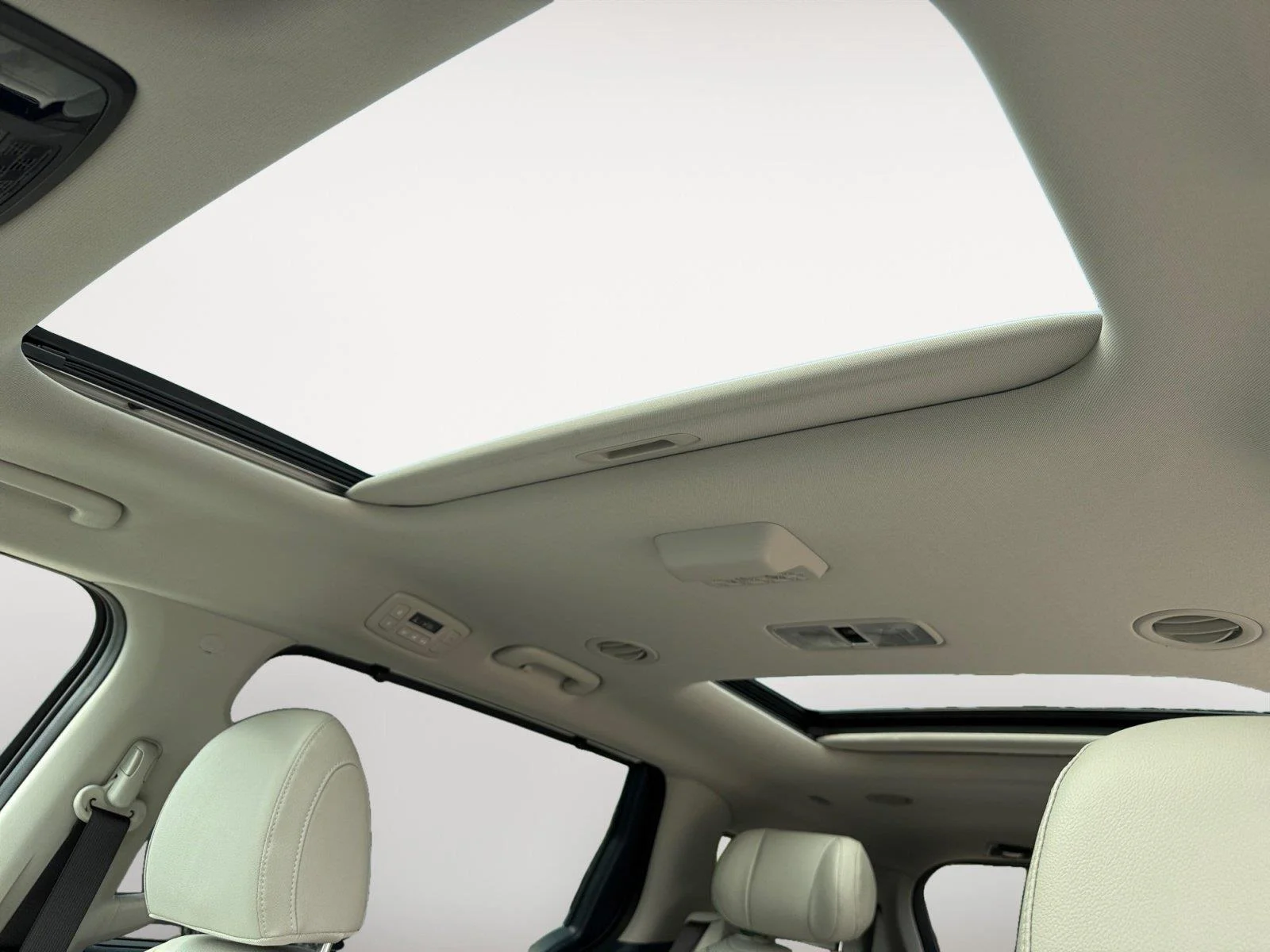 Used 2025 Snow White Pearl Kia SX Prestige image 18