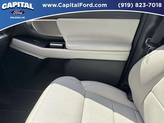 Used 2025 Black Ford Platinum image 29