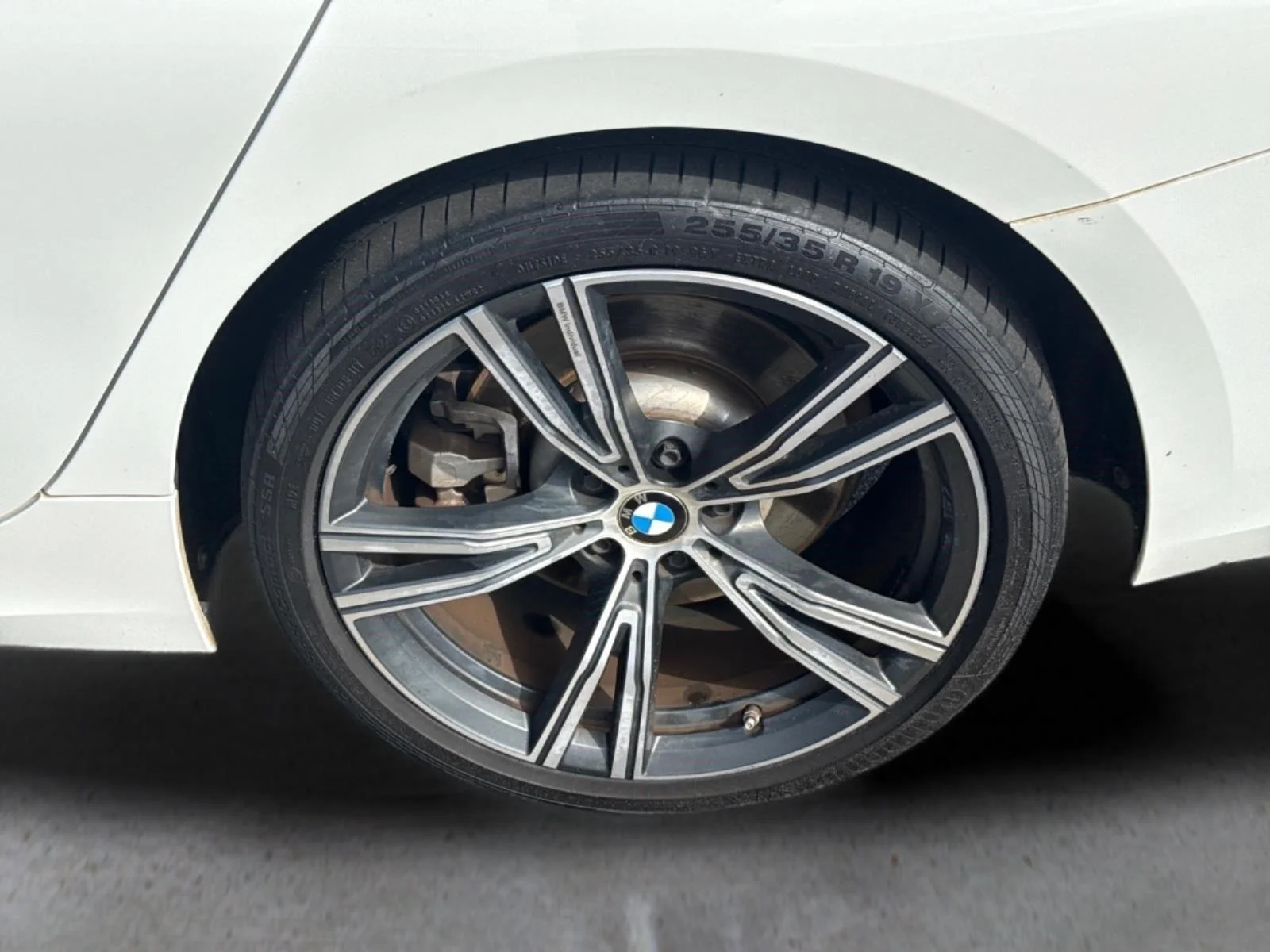 Used 2019 Alpine White BMW 330i image 7