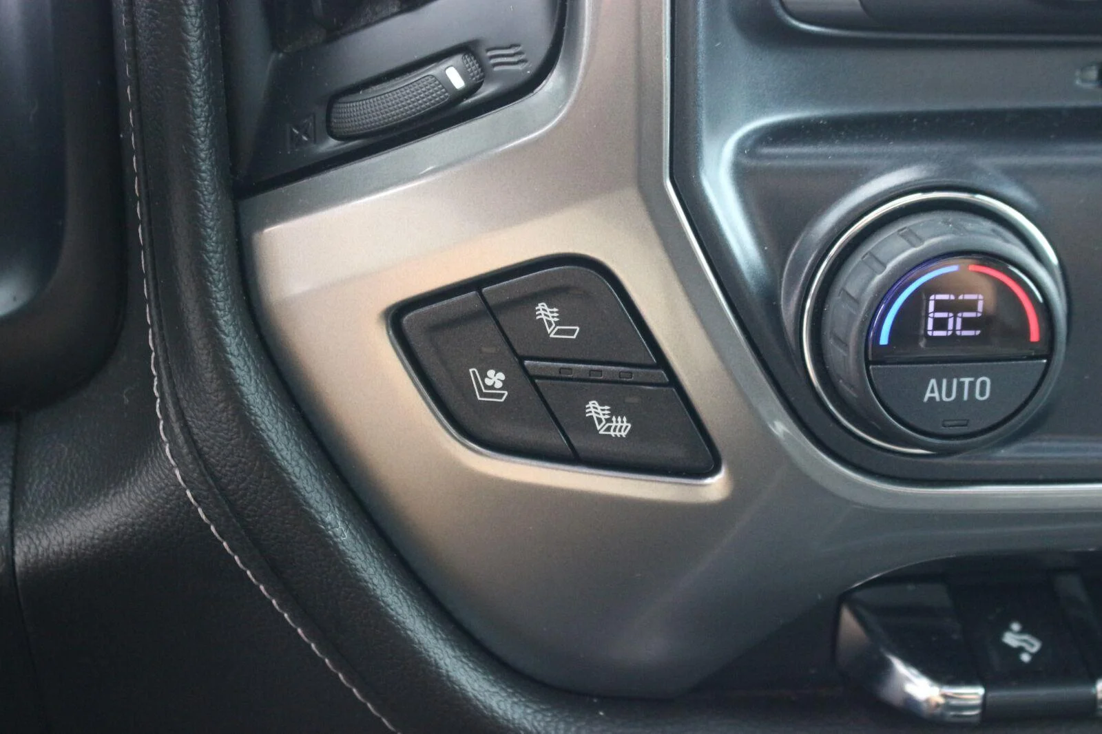 Used 2017 SUMMIT WHITE Chevrolet LTZ image 29