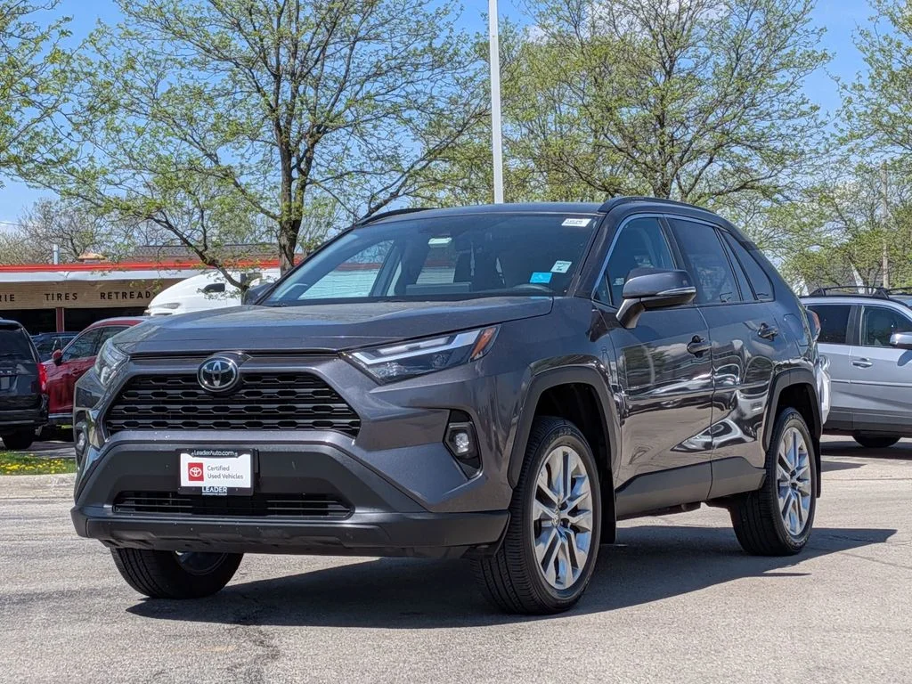 Used 2024 Gray Toyota XLE Premium image 3