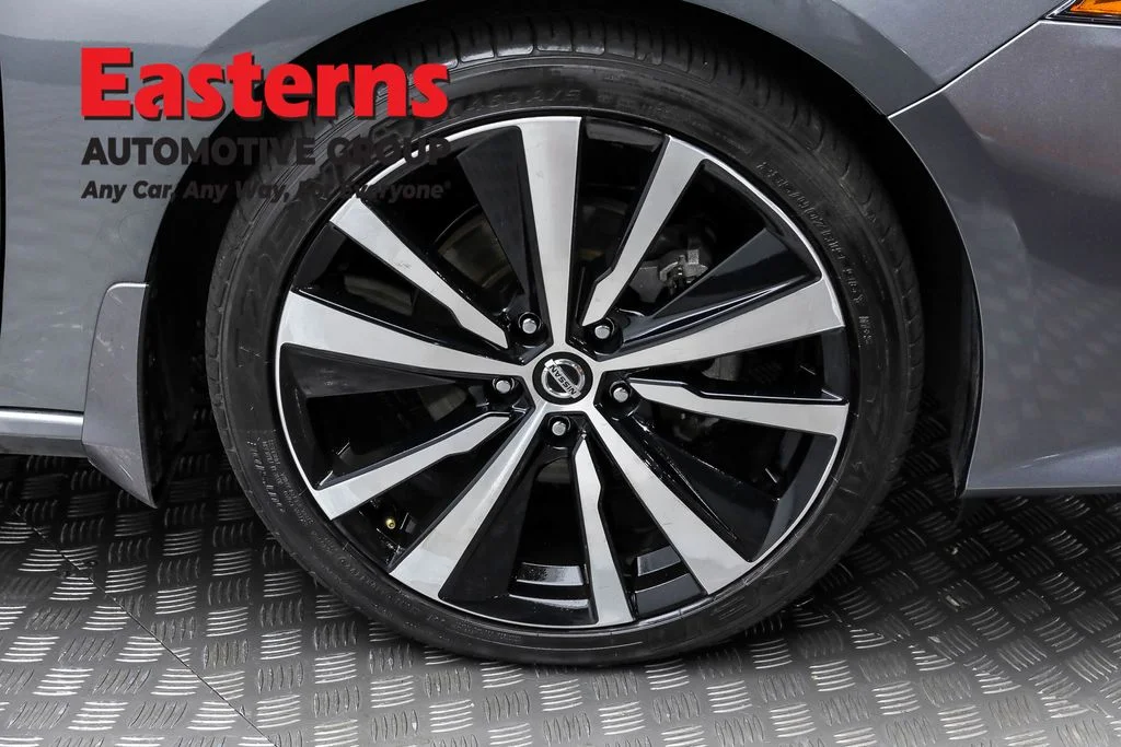 Used 2022 Gray Nissan 2.5 SR image 28