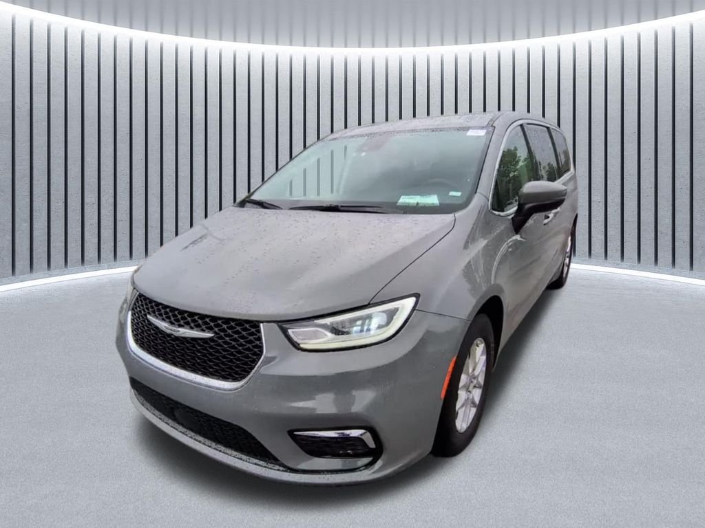 Used 2023 White Chrysler Touring L image 21