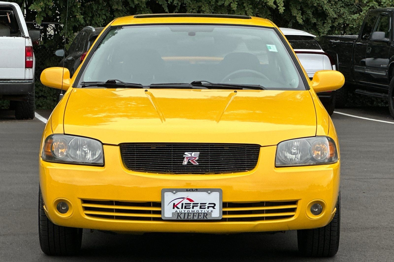 Used 2006 Yellow Nissan SE-R image 9