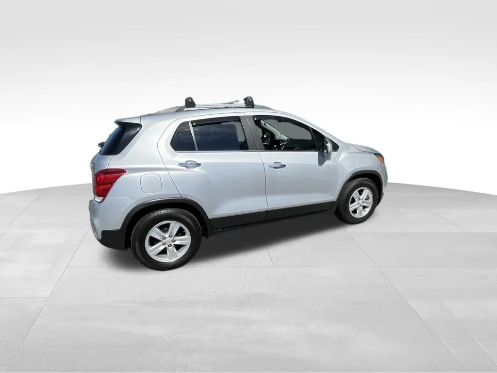 Used 2020 Silver Chevrolet LT image 17