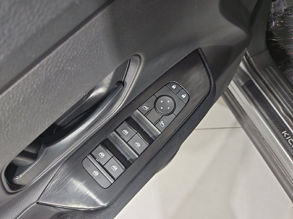 Used 2025 Gray Nissan S image 13