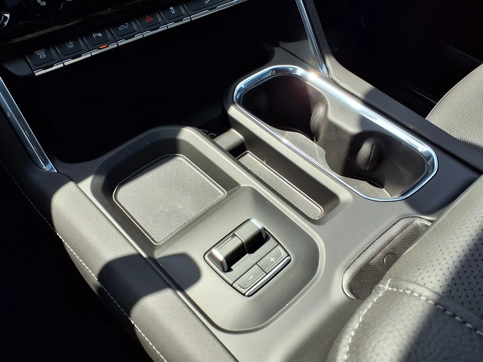 New 2026 Glacier White Tricoat GMC Denali image 5