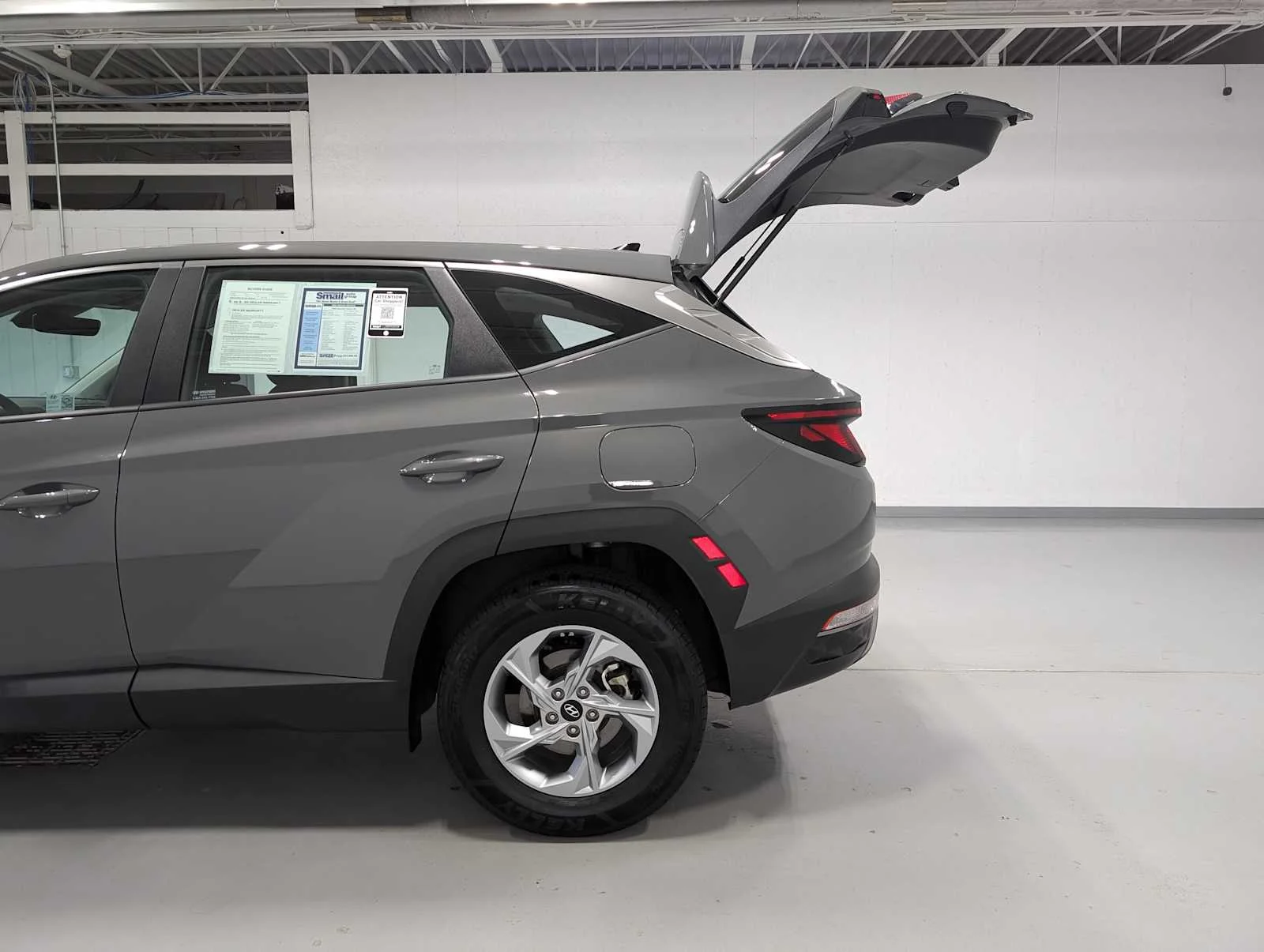 Used 2024 Hampton Gray Hyundai SE image 11