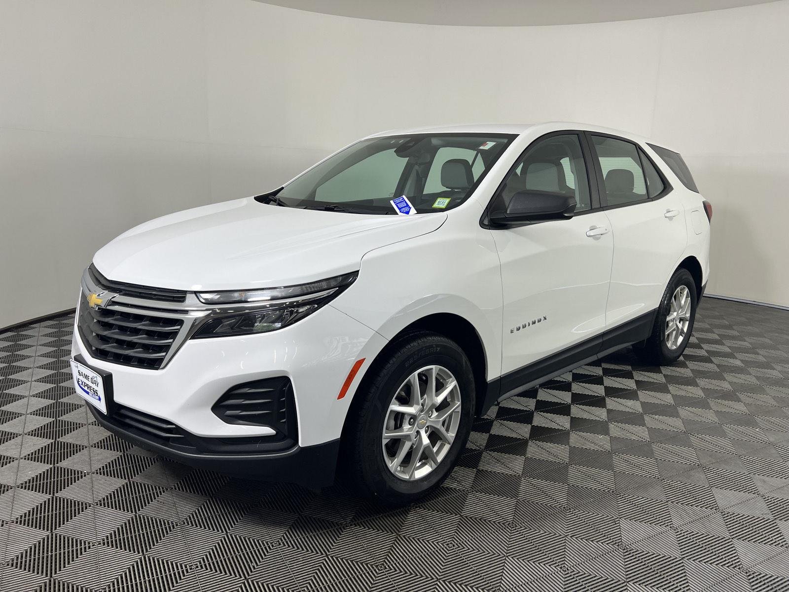 Used 2022 Summit White Chevrolet LS image 27
