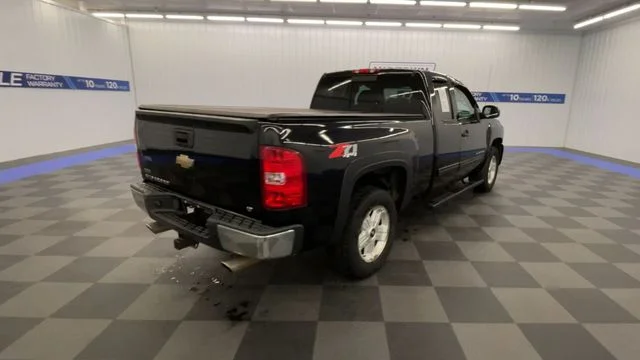 Used 2011 Black Chevrolet LT image 8
