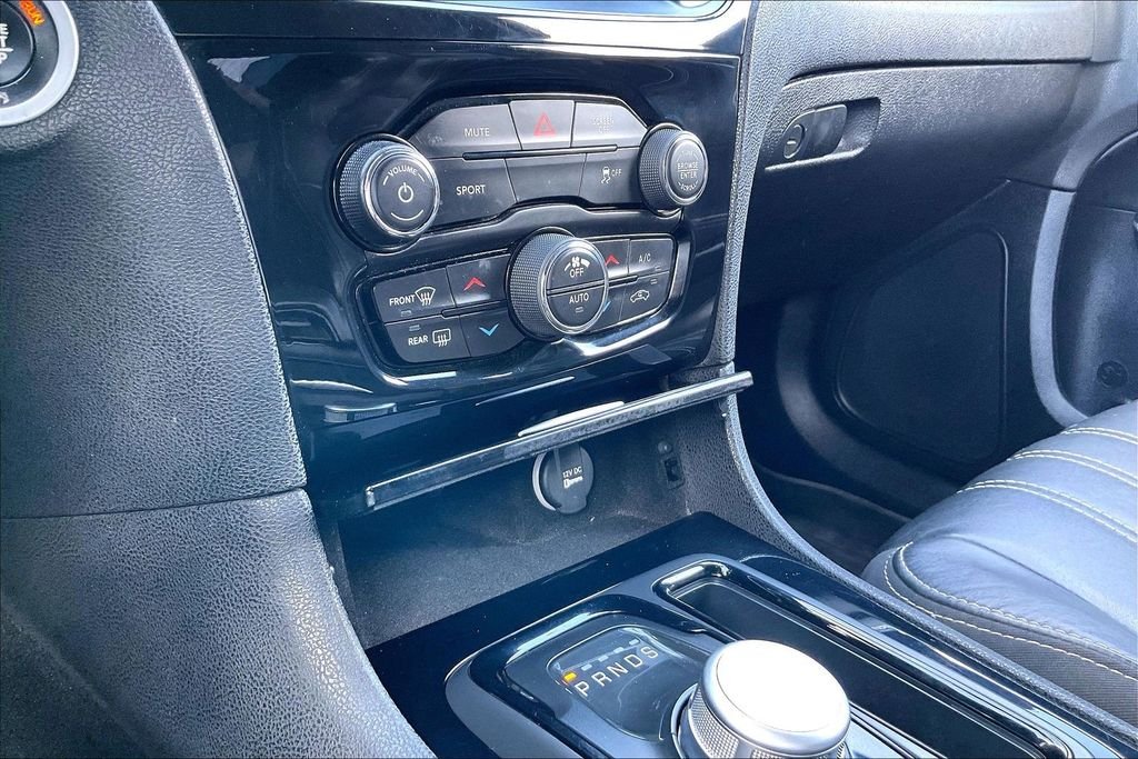 Used 2019 White Chrysler S image 14