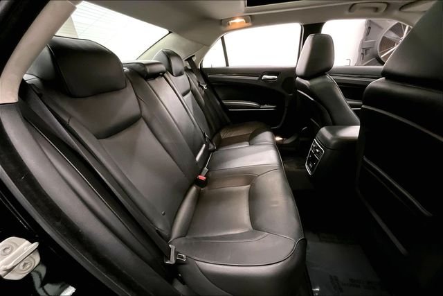 2023 Chrysler 300 Touring L - Photo 24