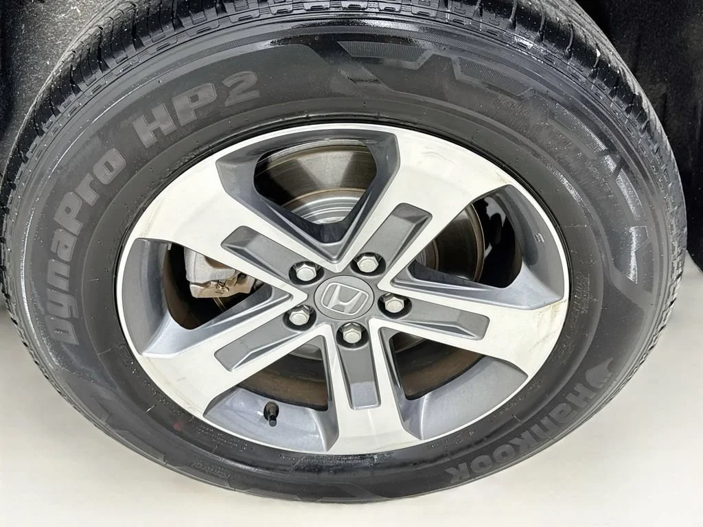 Certified Used 2025 Modern Steel Metallic Honda EX-L image 45