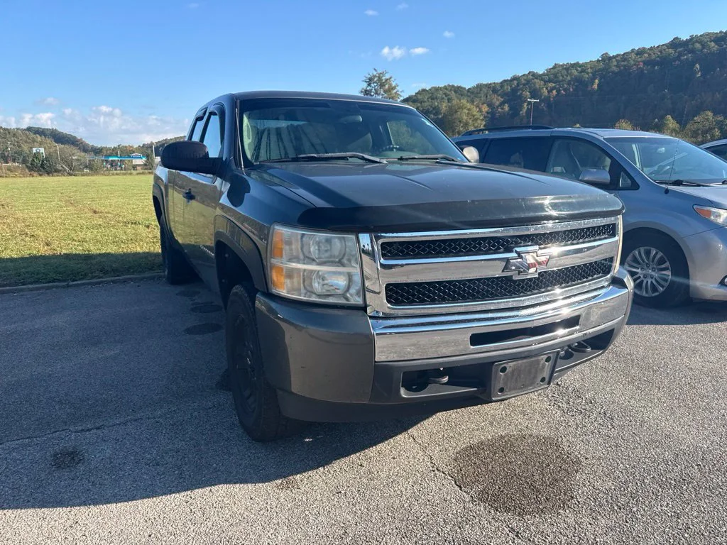 Used 2011 Green Metallic Chevrolet Work Truck image 9