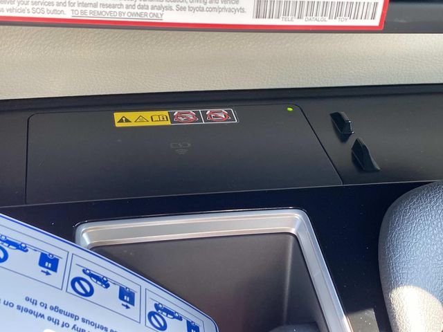 New 2026 Wind Chill Pearl Toyota Platinum image 15