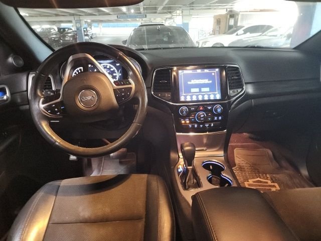 Used 2019 Red Jeep Altitude image 3