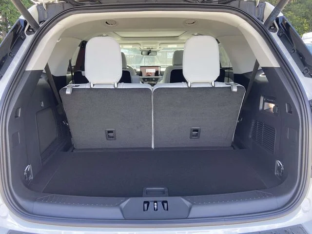 New 2026 White Ford Platinum image 7