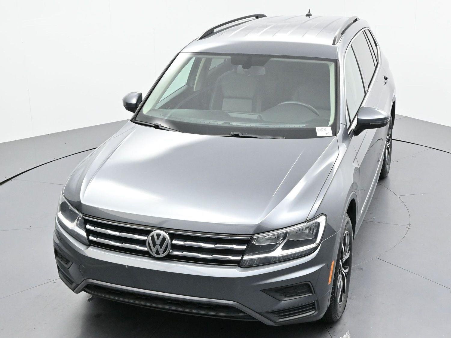 Used 2021 Platinum Gray Metallic Volkswagen SE image 33