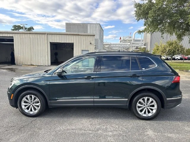 Used 2018 Green Volkswagen 2.0T SE image 8