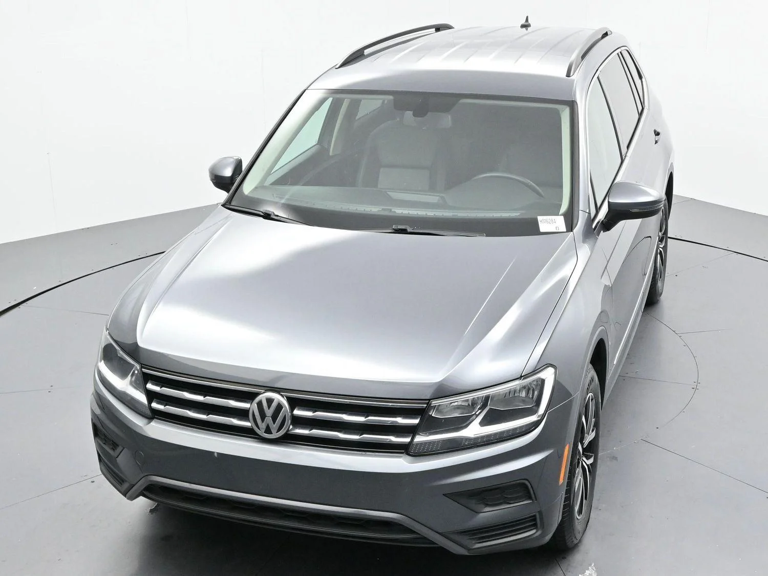 Used 2021 Platinum Gray Metallic Volkswagen SE image 33
